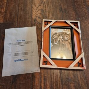 NIB Disney Beveled Cherry 4” x 6” Frame Iconic Mickey Head in Each Corner